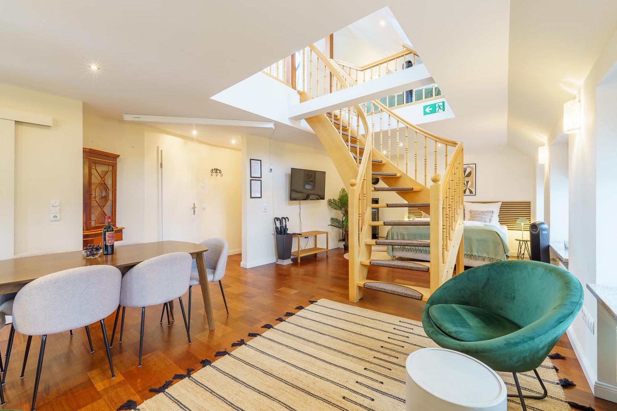 Maisonette Am Holstentor Mit Dachterrasse Und Heimkino Lubeck