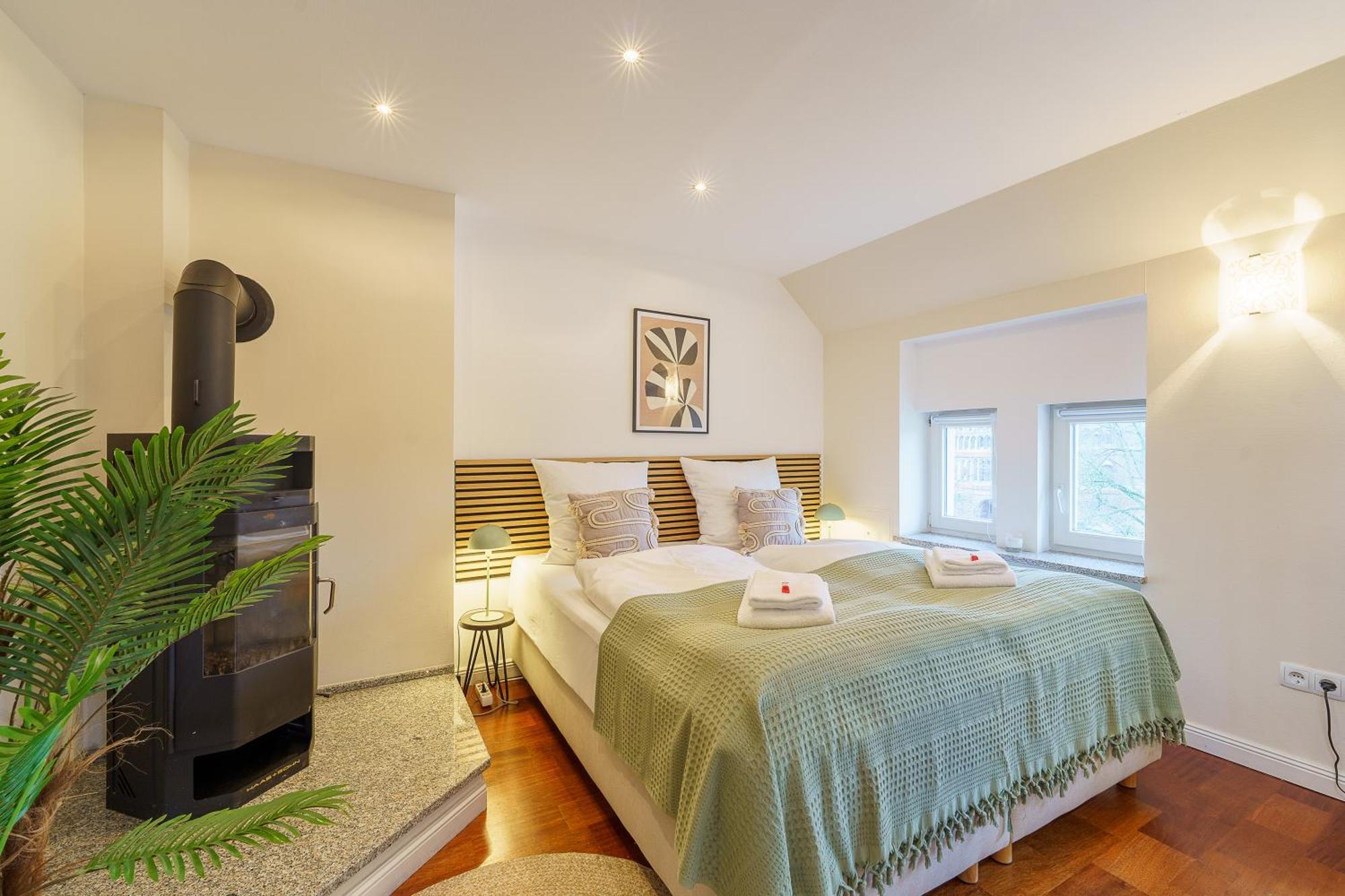 Maisonette Am Holstentor Mit Dachterrasse Und Heimkino * Lubeck