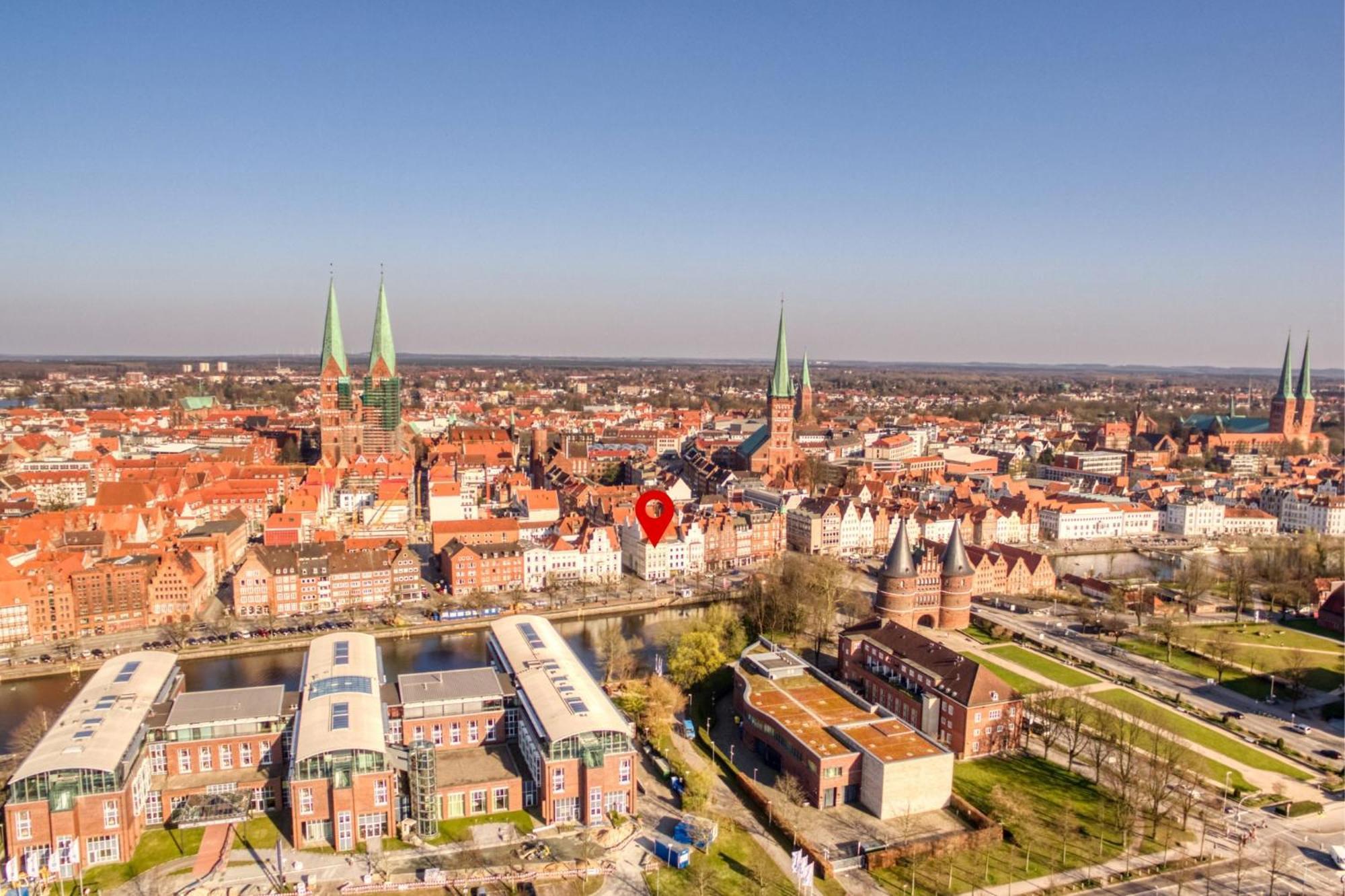 Maisonette Am Holstentor Mit Dachterrasse Und Heimkino Lubeck